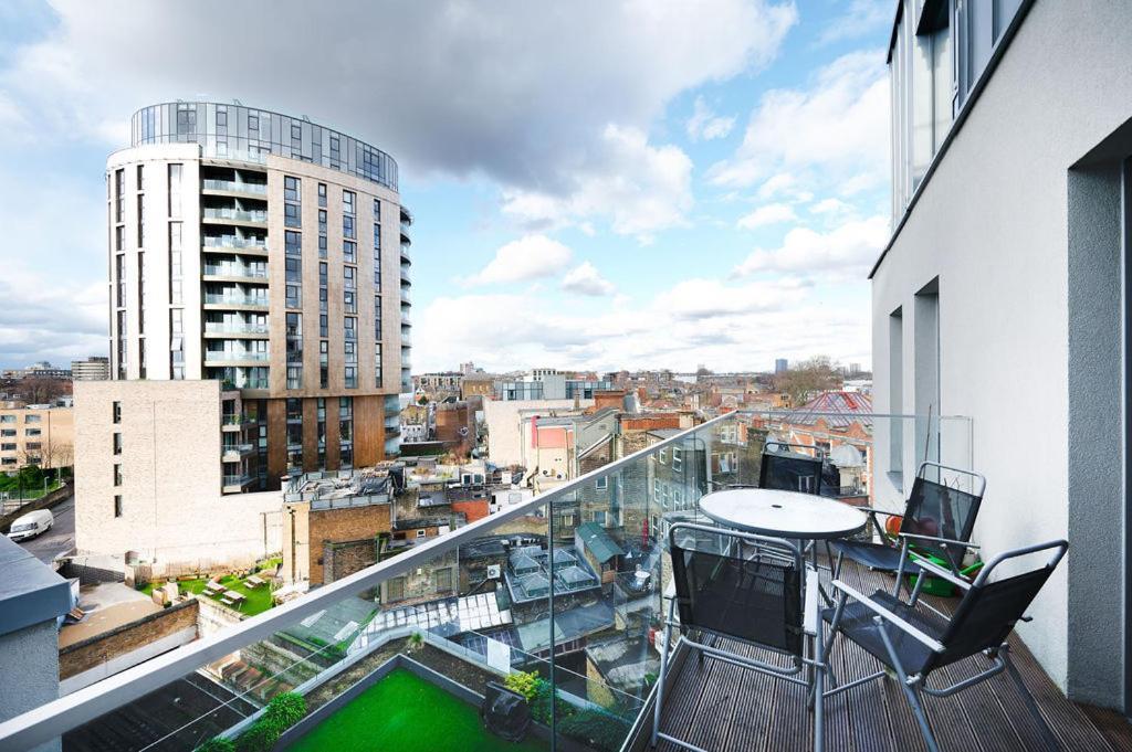 Modern Serviced 3-Bedroom Flat In East London Exterior foto