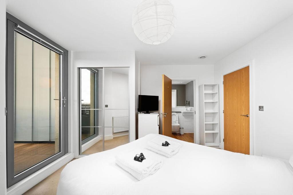 Modern Serviced 3-Bedroom Flat In East London Exterior foto