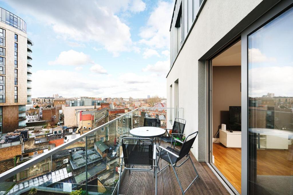 Modern Serviced 3-Bedroom Flat In East London Exterior foto